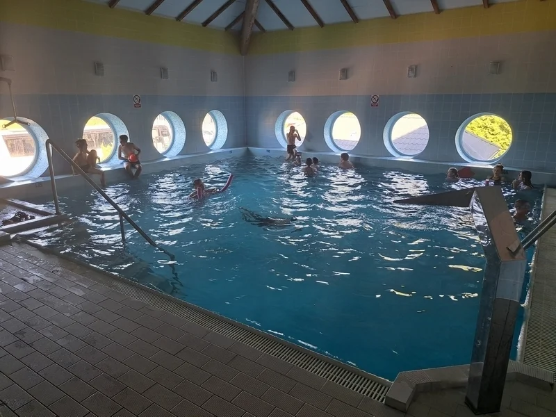 1 2na basenie osrodka.